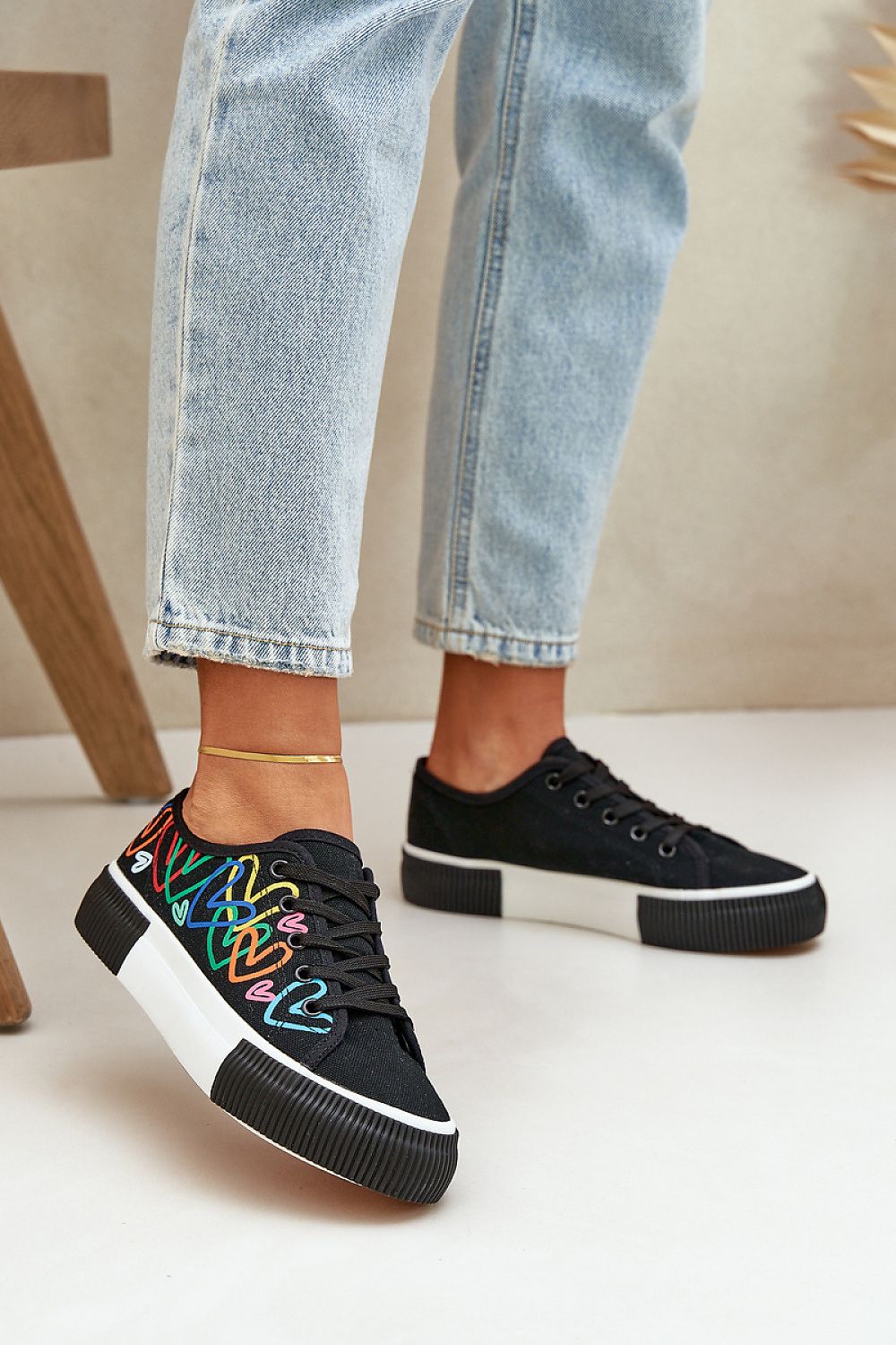 Bella Women's Canvas Sneakers – Classic Comfort with a Playful Touch black / 36 MAHYSTYLE
