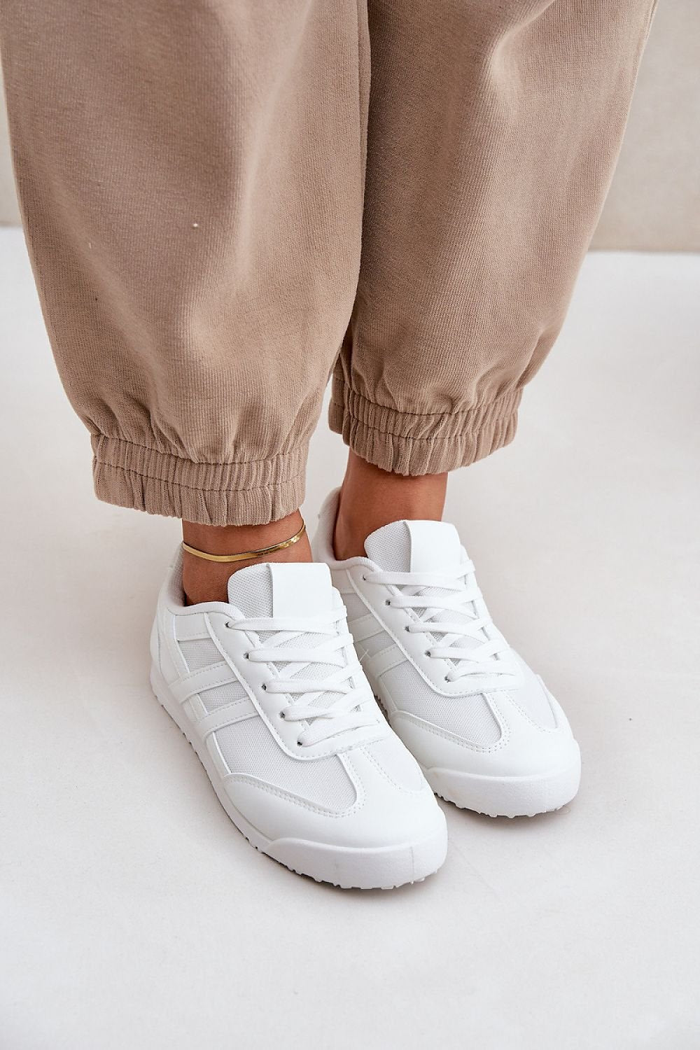 Mira Women's Low Sneakers – Comfort and Style for Everyday Wear white / 36 MAHYSTYLE