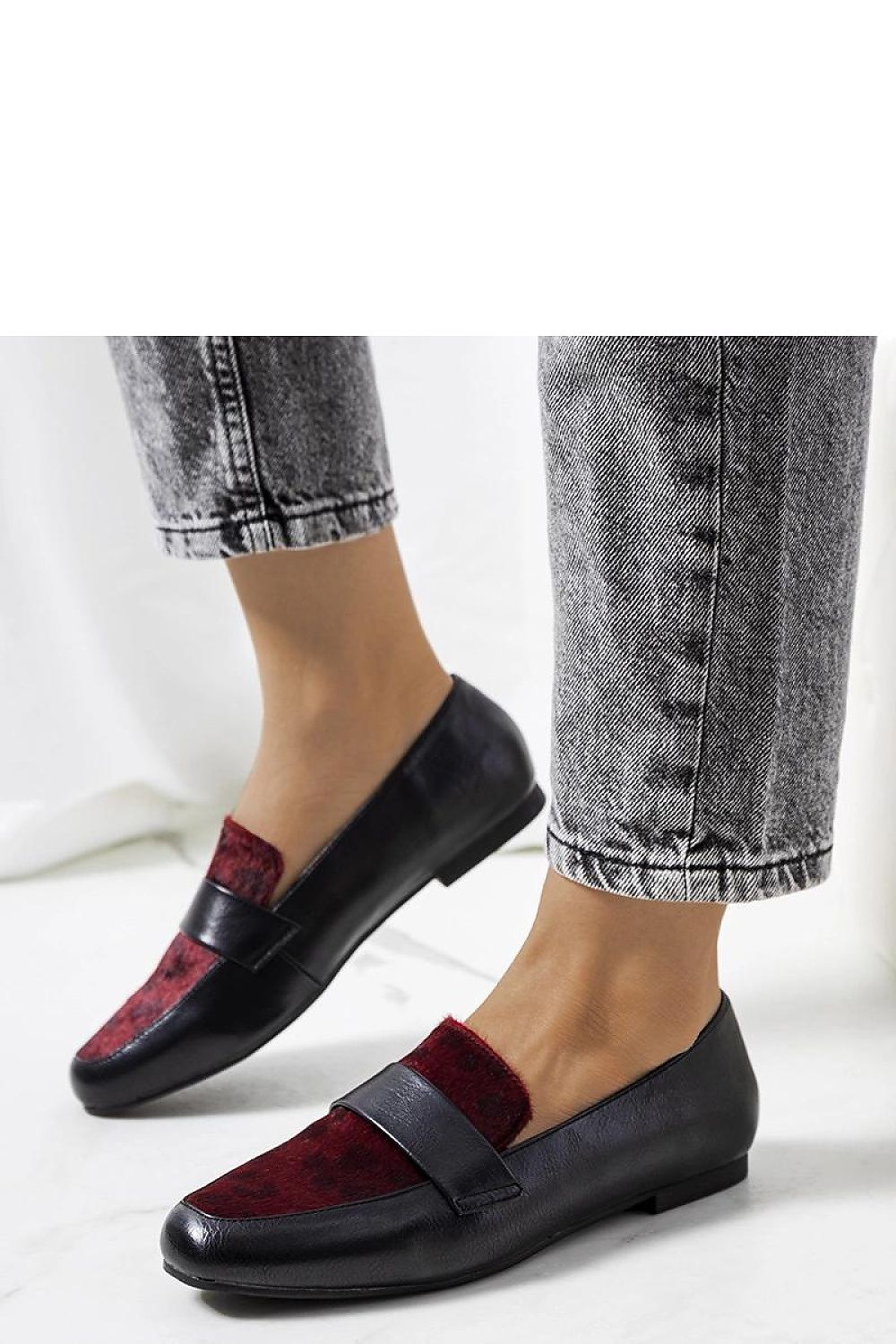 Kolk Chic – Elegant Black & Burgundy Moccasins black / 36 MAHYSTYLE