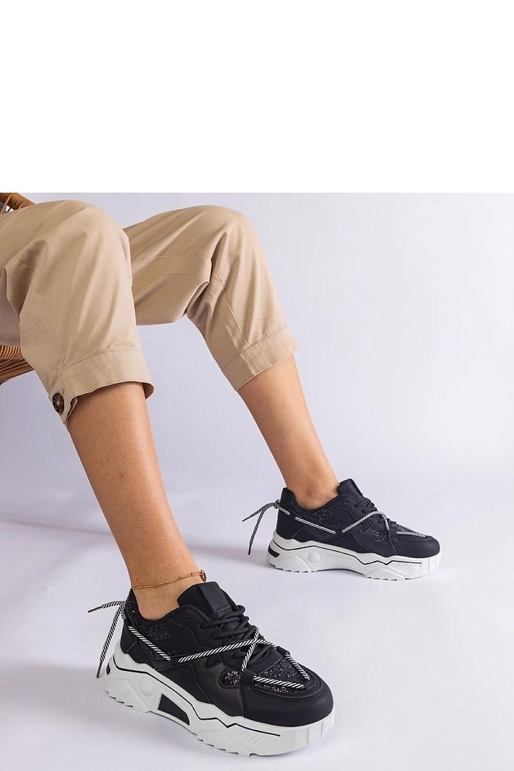 Agar Black Glitter Sneakers – A Touch of Sparkle for Everyday Style black / 36 MAHYSTYLE