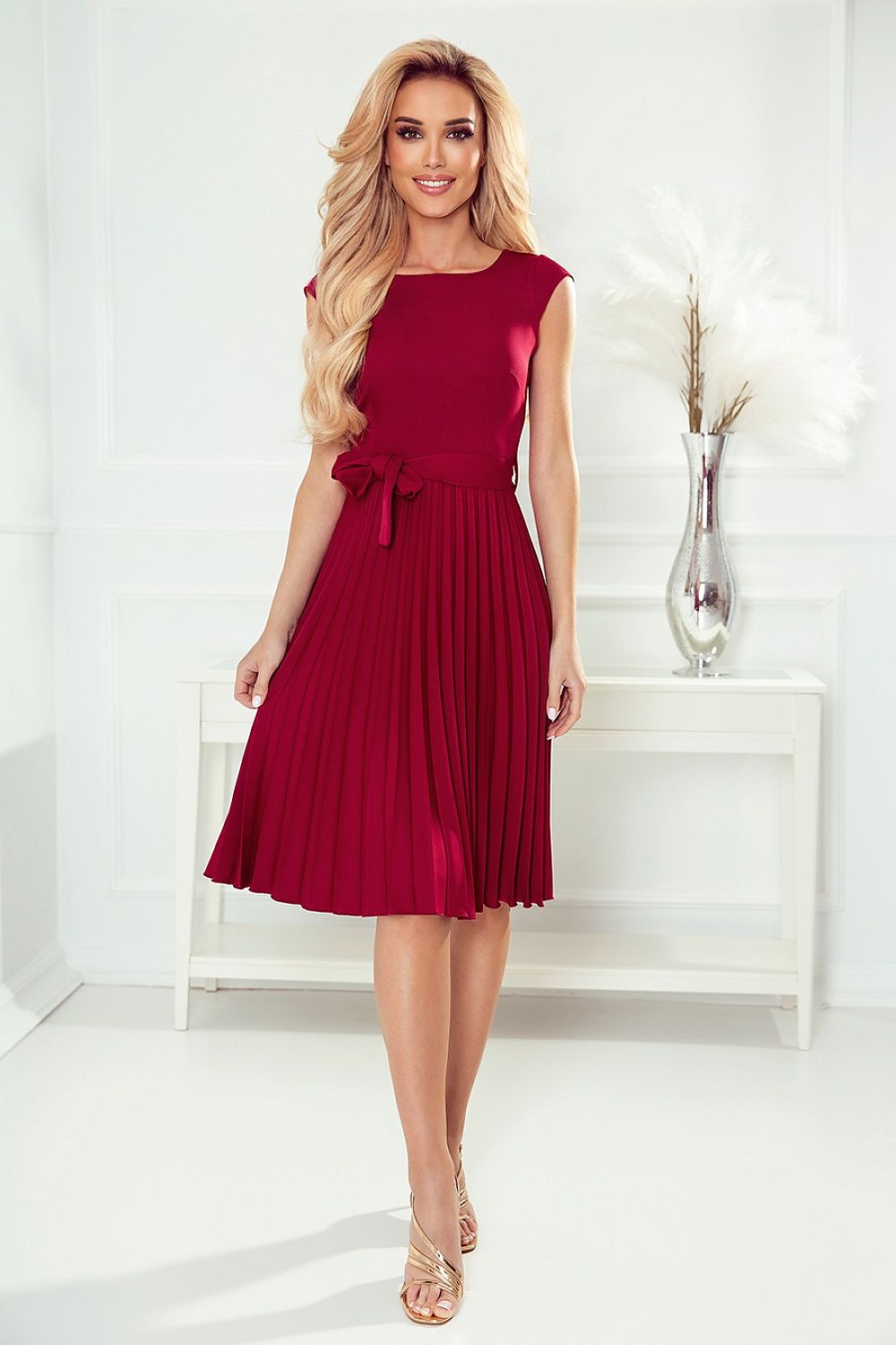 Lila Plissert Kjole – Elegant & allsidig | Numoco