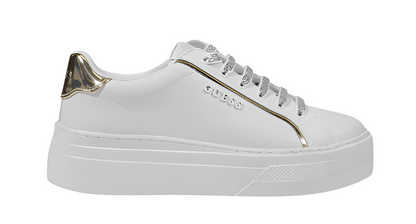 Guess Marina – Stilrene hvite slip-on sneakers for vår og sommer
