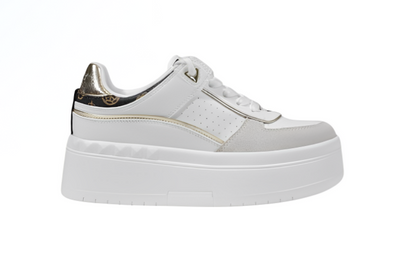 Guess Priddy – Trendy hvite platåsneakers for vår og sommer
