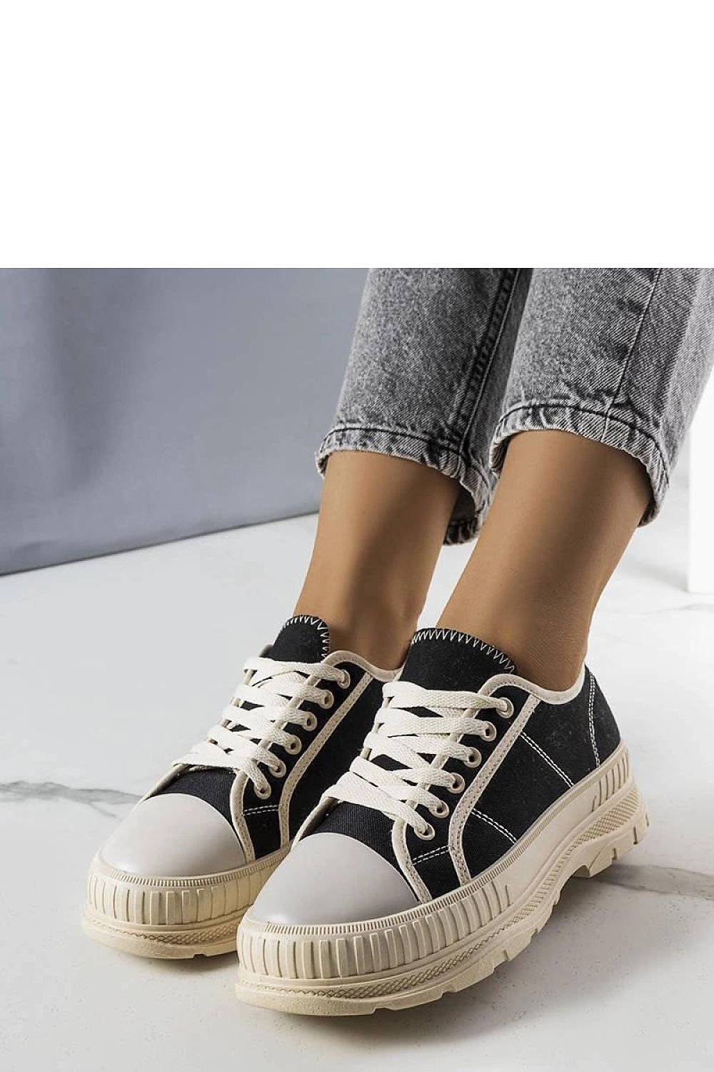 Nichole Black Platform Sneakers – Trendy Urban Style black / 36 MAHYSTYLE